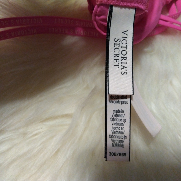 Victoria's Secret T-shirt Bra NWT 30B
Fusion pink - Picture 3 of 5